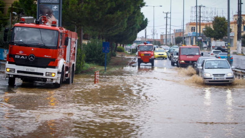 Λέκκας: «Απαιτείται επανασχεδιασμός όλων των υπαρχόντων σχεδίων των δήμων για τους πλημμυρικούς κινδύνους»