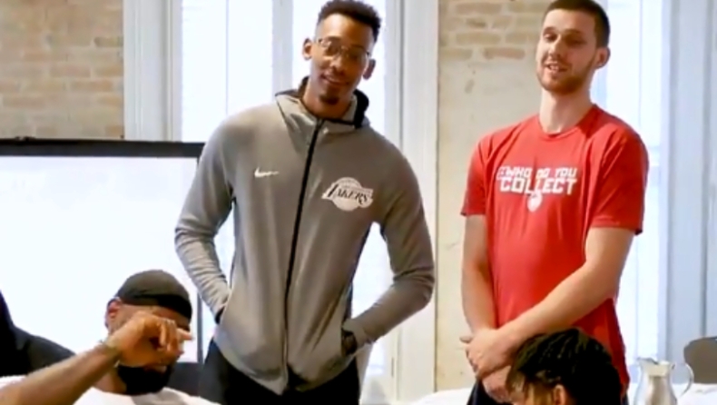 Μην καλέσεις τους rookies των Λέικερς να τραγουδήσουν στα γενέθλια σου! (vid)