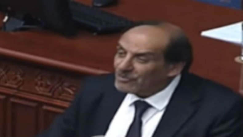 Βουλευτής της πΓΔΜ ευχαριστεί τον Αλέξη Τσίπρα στα ελληνικά (vid)