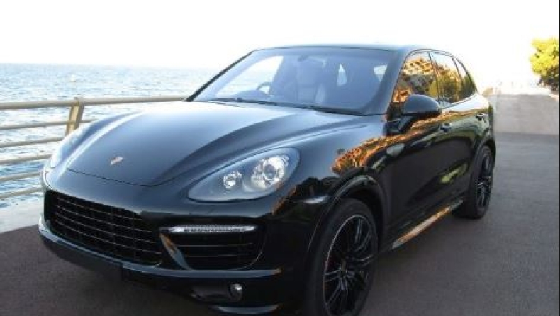 Αυτή η Porsche έχει ένα απίστευτο λάθος (pics)