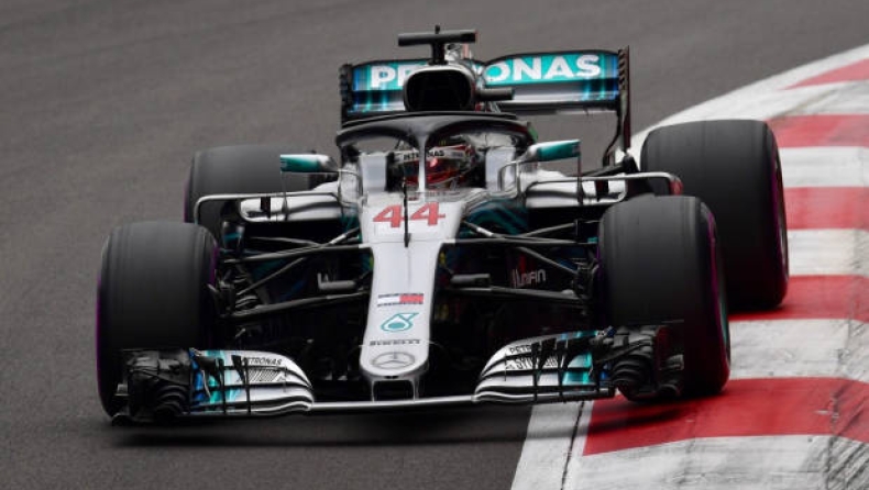 Xάμιλτον: «Σε δική τους κατηγορία οι δύο Red Bull»