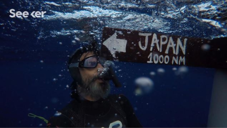 Ένας 51χρονος προσπαθεί να διασχίσει τον Ειρηνικό Ωκεανό κολυμπώντας (pics & vids)