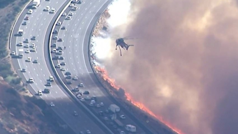 Εικόνες Αποκάλυψης στην Καλιφόρνια: Οι φλόγες «γλείφουν» αυτοκινητόδρομο (pics & vids)