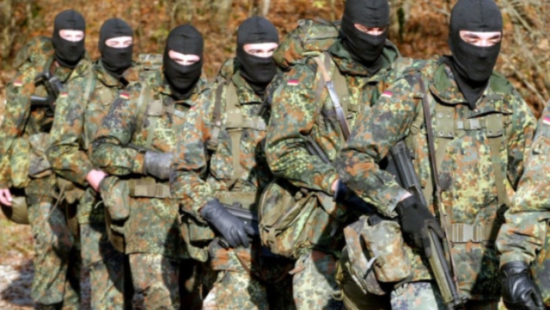 Η γερμανική αστυνομία εξάρθρωσε ομάδα 200 ετοιμοπόλεμων νεοναζί που σχεδίαζαν πολιτικές και ρατσιστικές δολοφονίες (pics)