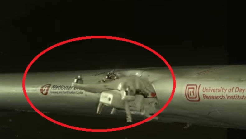 Drone εξαφανίζεται σε φτερό αεροπλάνου: Το πείραμα που δείχνει τους κίνδυνους σε περίπτωση σύγκρουσης (vid)