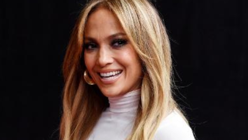 Η Jennifer Lopez κατάφερε να προκαλέσει ξανά (pics)