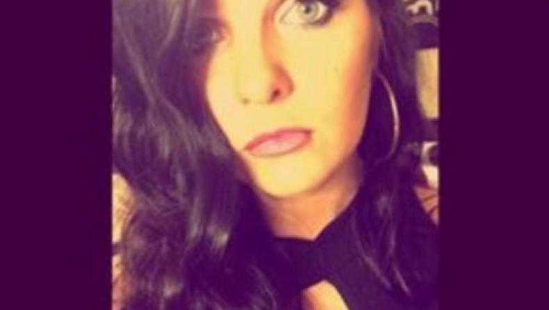 Καθηγήτρια ισπανικών κατηγορείται για αποπλάνηση μαθητή και παραδόθηκε στην αστυνομία (pics)