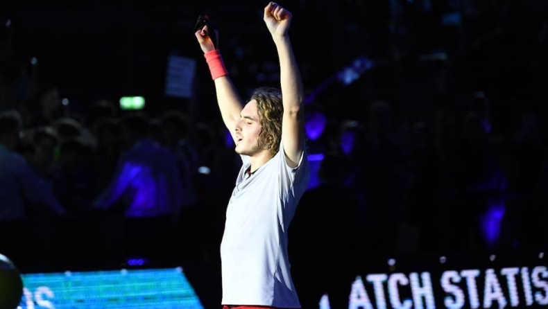 Στην κορυφή του κόσμου ο Τσιτσιπάς! (vid)