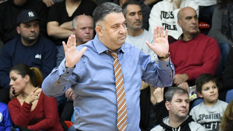 Γιατράς: «Κάναμε... βόλτα στο γήπεδο»
