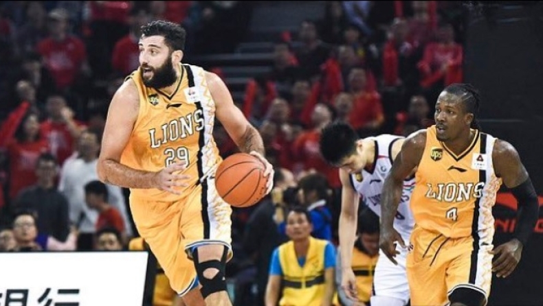 Ο Μπουρούσης έγινε... point guard (pic)