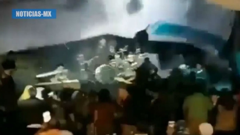 Η στιγμή που το τσουνάμι πνίγει τους θεατές μιας συναυλίας (vid)