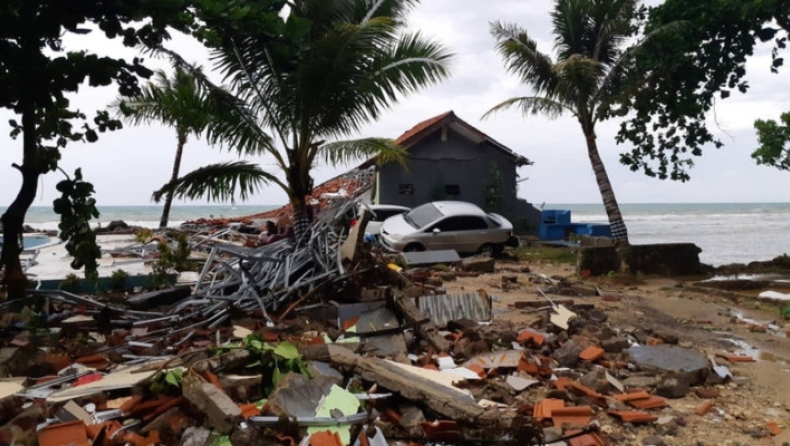 Στους 429 οι νεκροί από το τσουνάμι στην Ινδονησία, 154 αγνοούμενοι και χιλιάδες τραυματίες