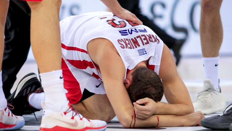 Μάτωσε στο κεφάλι μετά από αγκωνιά ο Στρέλνιεκς! (vid)