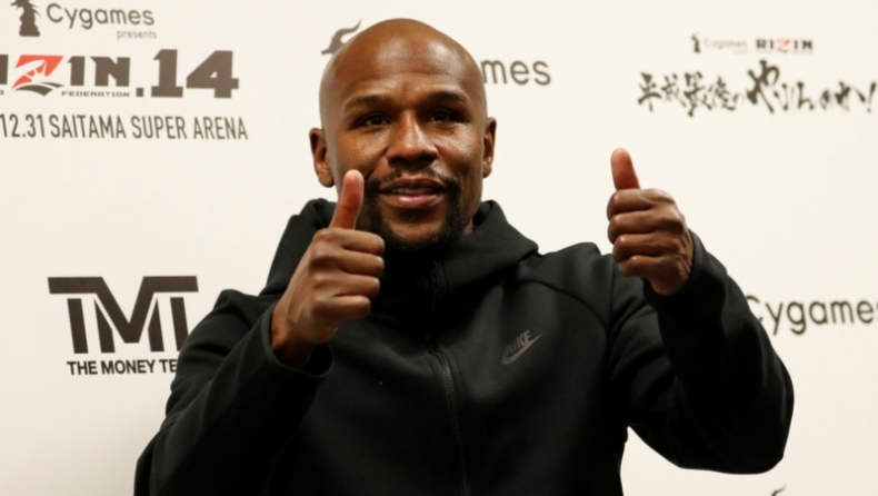 Κέρδισε 9εκ δολάρια και τα δείχνει ο Mayweather (vid)
