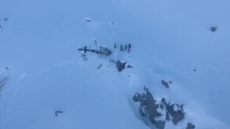 Ελικόπτερο συγκρούστηκε με μικρό αεροσκάφος: Πέντε νεκροί