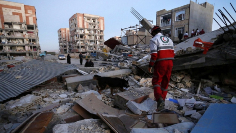 Περισσότεροι από 75 τραυματίες από σεισμό 5,5 Ρίχτερ στο Ιράν (pics)