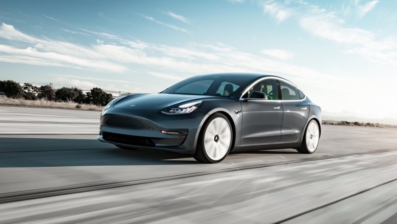 Tesla: Πληρώνει χάκερς για να βρουν τα αδύνατα σημεία του Model 3!
