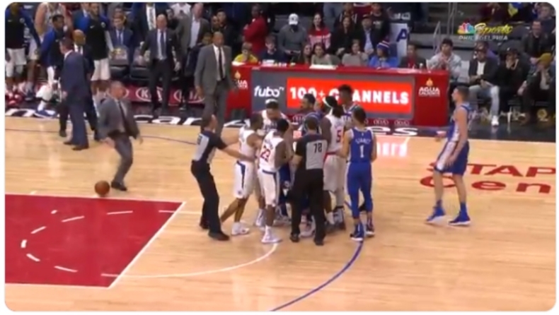 Ένταση στο Σίξερς-Κλίπερς για Μπάτλερ και Μπράντλεϊ! (vid)