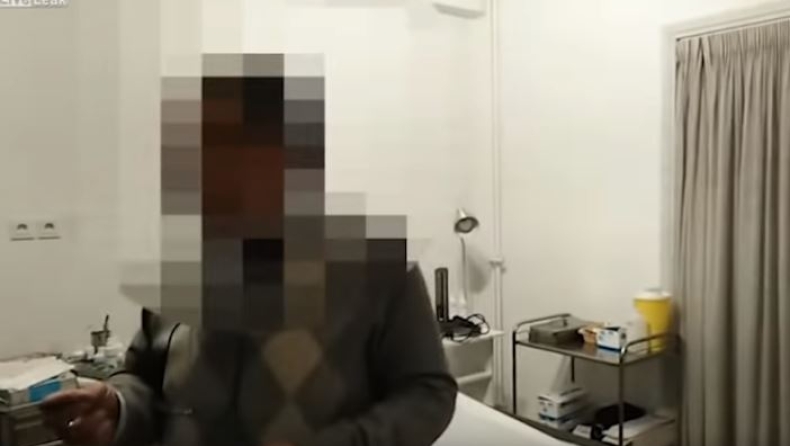 H «επίσκεψη» του Ρουβίκωνα σε γιατρό που κατηγορείται οτι ζήτησε φακελάκι από καρκινοπαθή (vid)