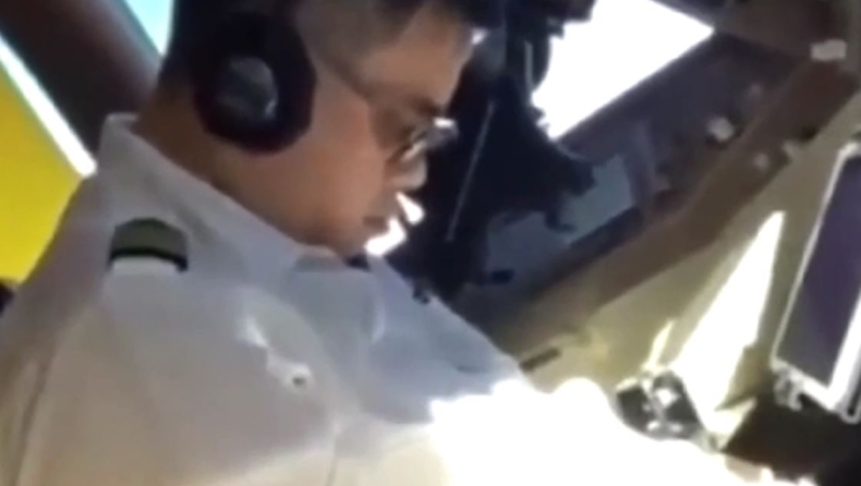 Πιλότος πιάστηκε να κοιμάται μέσα στο κόκπιτ εν ώρα πτήσης (vid)