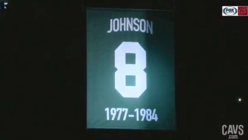 Οι Μπακς απέσυραν τη φανέλα του Τζόνσον (vids)