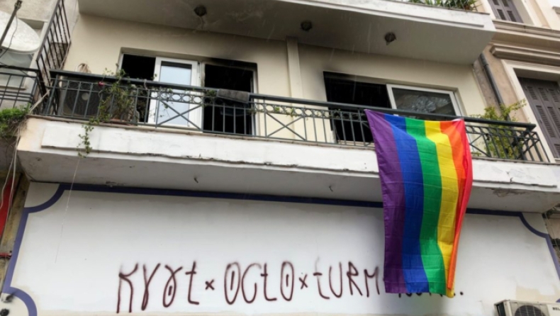 Εμπρηστική ομοφοβική επίθεση στο Checkpoint στο Μοναστηράκι (pics)