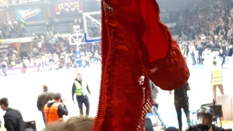 Σήκωσαν... στρινγκ για την ήττα του Ερυθρού Αστέρα! (pic)