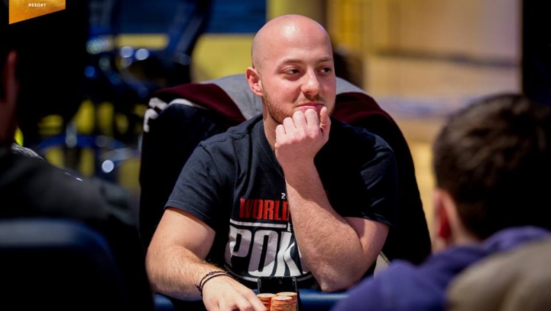 Video: Δείτε πώς κέρδισε €43.740 Έλληνας σε κορυφαίο τουρνουά πόκερ