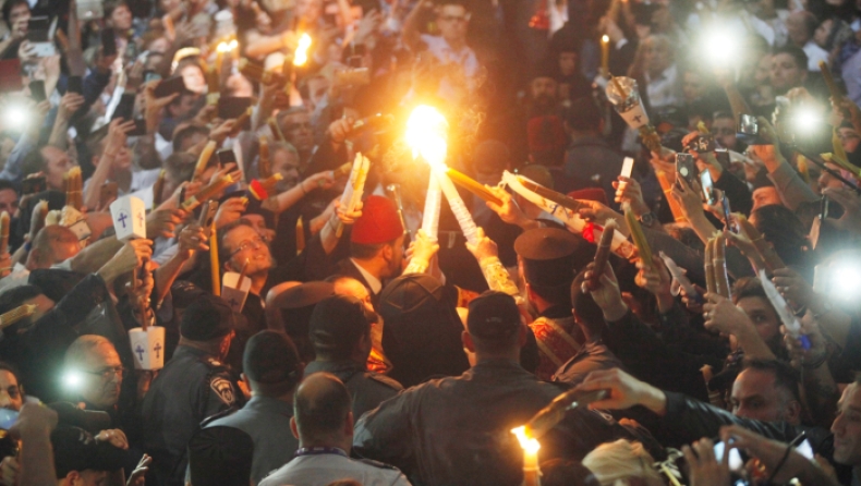 Το 42,4% των Ελλήνων πιστεύει στο «Θαύμα του Αγίου Φωτός» (vid)