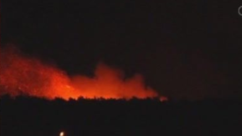 Μαίνεται η πυρκαγιά στο δάσος της Στροφυλιάς: Στάχτη 2.000 στρέμματα (vids)