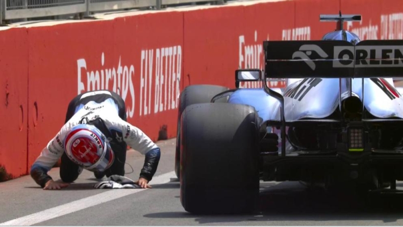 Αυτοκίνητο της Formula 1 χτυπάει σε καπάκι φρεατίου (pics)