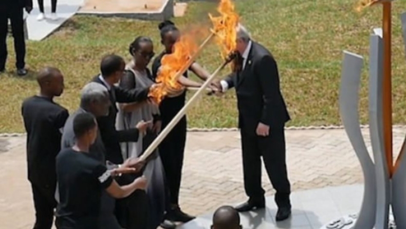 Ο Γιούνκερ παραλίγο να κάψει την πρώτη κυρία της Ρουάντα (vid)
