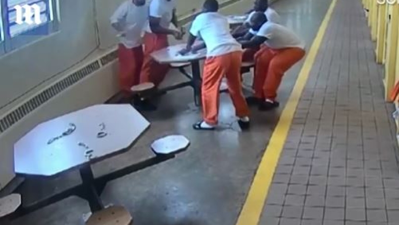 Ντοκουμέντο: Ρατσιστική επίθεση με μαχαίρι μέσα στην φυλακή (vid)