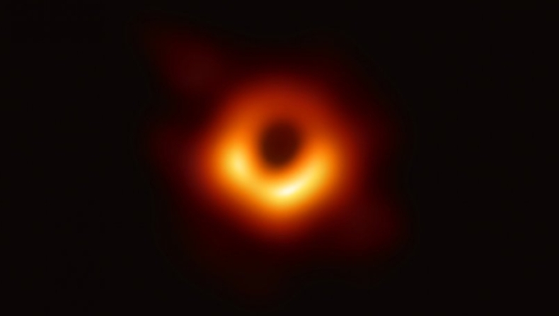 Μαύρη τρύπα: Η χαβανέζικη ονομασία που σημαίνει «στολισμένη απύθμενη σκοτεινή δημιουργία»