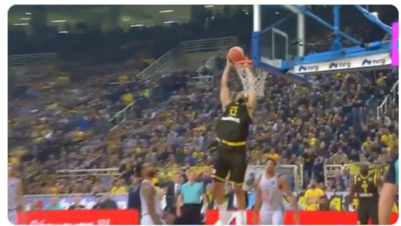 AEK - Mπάμπεργκ: Θίοντορ υψώνει, Χάντερ «απογειώνεται»! (vid)