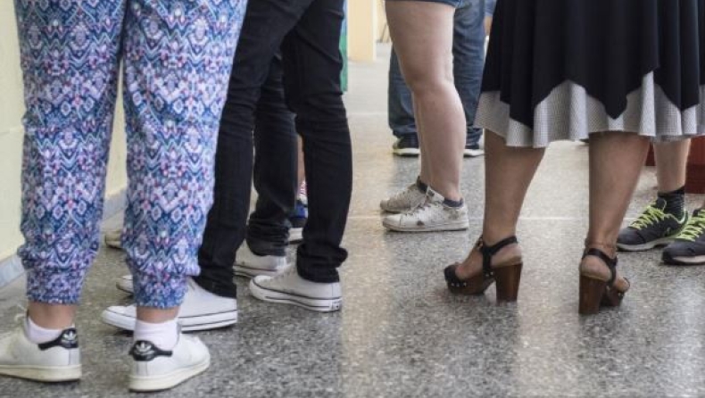 12χρονη μαθήτρια καταγγέλλει πως επιχείρησαν να την απαγάγουν έξω από σχολείο στην Πεύκη (vid)