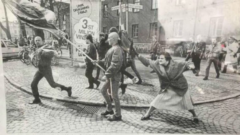 H τσαντιά στο νεοναζί έγινε άγαλμα στη Σουηδία (pic)
