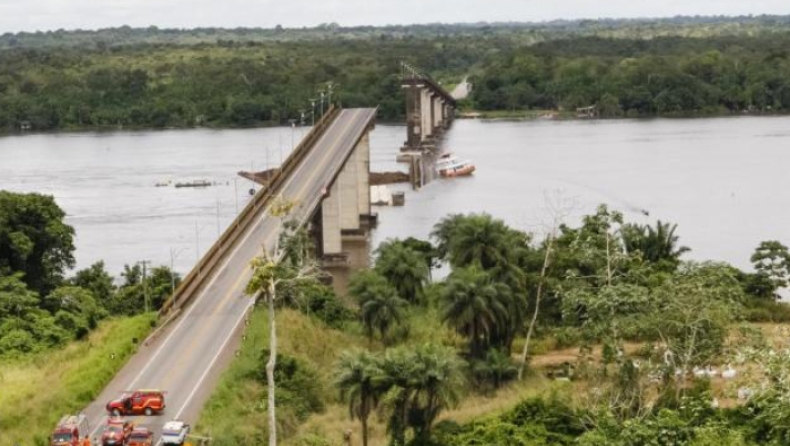 Γέφυρα στη Βραζιλία κατέρρευσε μετά από σύγκρουση με ποταμόπλοιο (pics & vids)