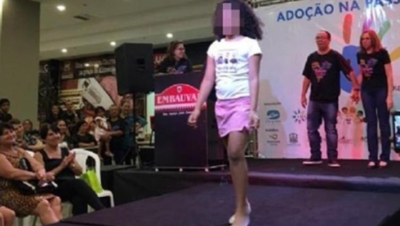 Οργή στη Βραζιλία: Έβαλαν ορφανά παιδιά να κάνουν «πασαρέλα» για να υιοθετηθούν (pics & vid)