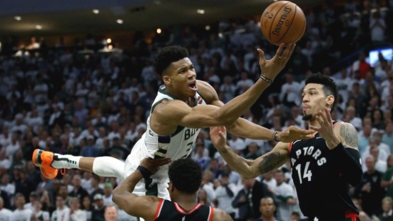 Αντετοκούνμπο: «Έχω κάνει τόσα στη ζωή μου που δε γίνεται να απογοητεύομαι για ένα παιχνίδι» (pic)»