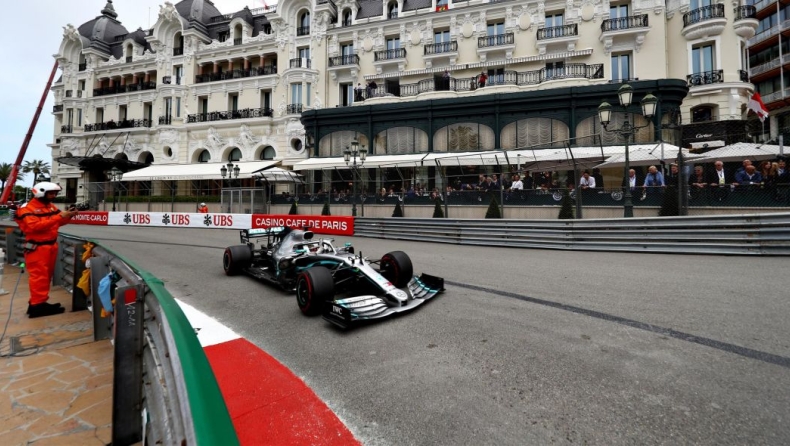 Pole position για τον Χάμιλτον στο Μονακό, 1-2 για τη Mercedes