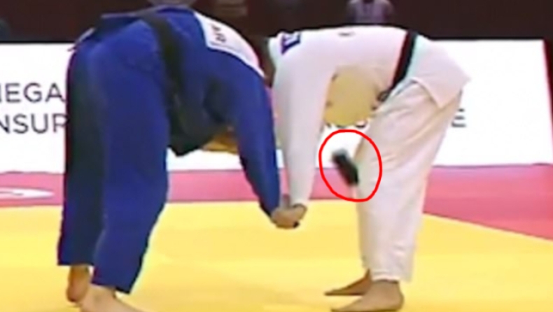 Αθλητής τζούντο αποκλείστηκε από τουρνουά όταν του έπεσε το κινητό από την τσέπη (vid)