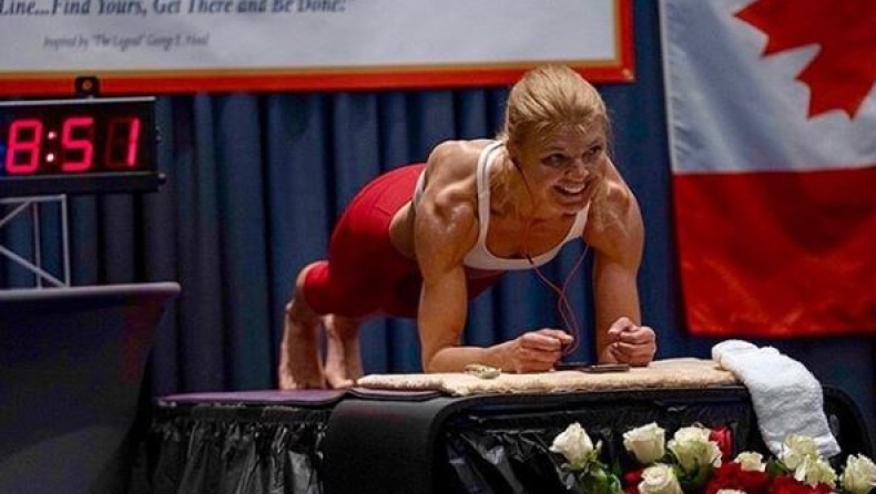 Έσπασε το παγκόσμιο ρεκόρ «σανίδας», μένοντας οριζοντιωμένη για 4 ώρες και 20 λεπτά (vid)