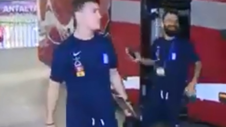 Σιώπης: Επική... γκέλα, ανέβηκε στο πούλμαν της Τουρκίας (vid)