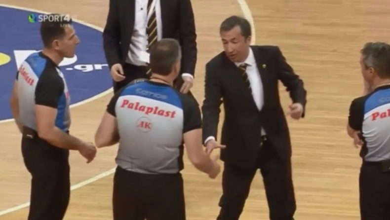 ΑΕΚ - Χολαργός 88-75: Ο Σχινάς δεν έδωσε το χέρι στον Μπάνκι! (vid)