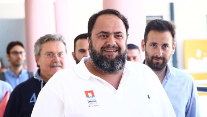 Μαρινάκης: «Θα είμαι πάντα δίπλα στα παιδιά του Πειραιά»