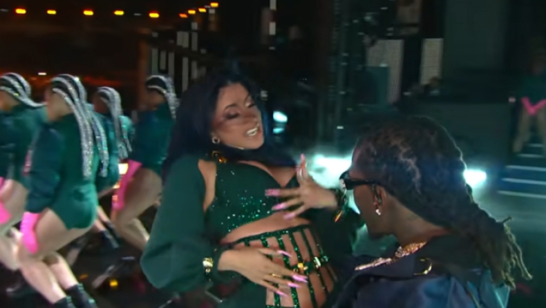 To lap dance της Cardi B στην σκηνή των Bet Awards (vids)