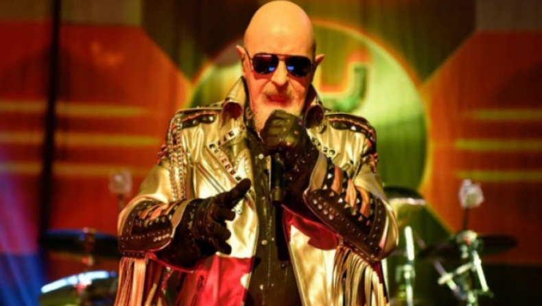 Ο frontman των Judas Priest κλώτσησε το κινητό θαυμαστή την ώρα της συναυλίας (vid)