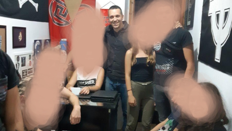 Οι φασίστες με τις καραμέλες