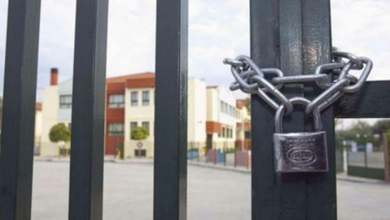 Νέα καταγγελία για δασκάλα που κλείδωσε μαθήτρια στην τάξη (vid)